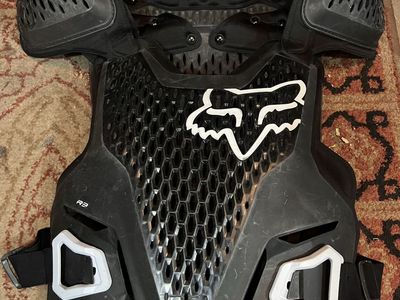 Fox Racing R3 Roost Deflector Chest Protector Black