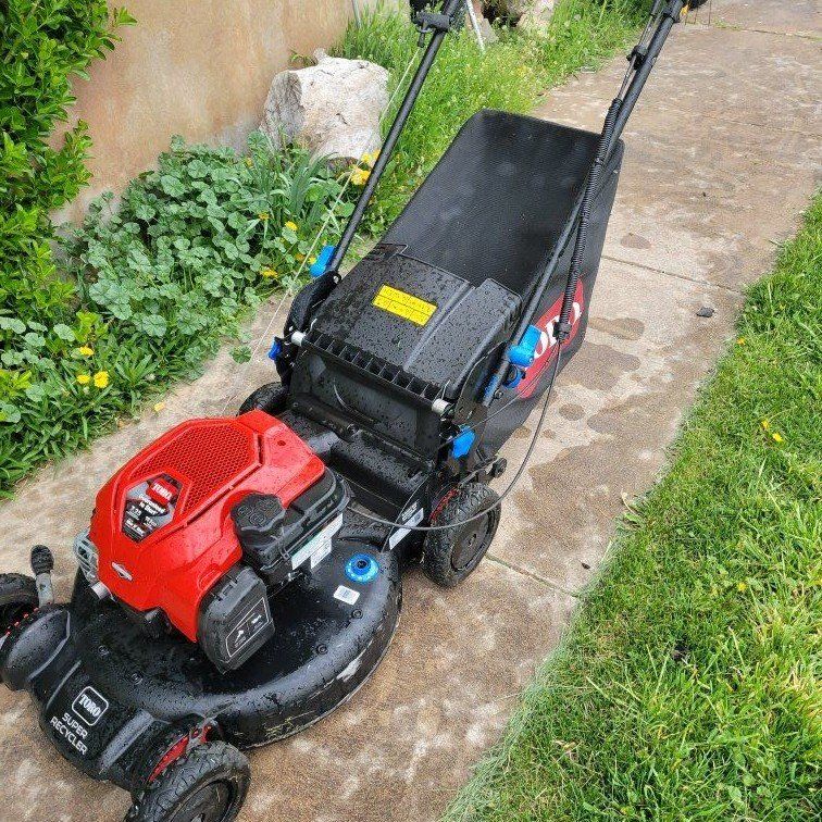 TORO SUPER RECYCLER LAWNMOWER