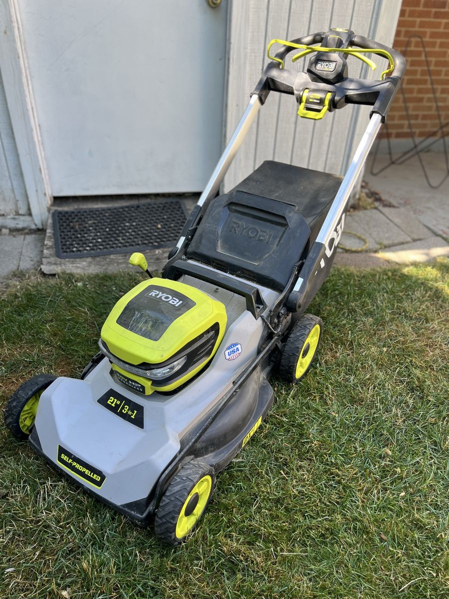 RYOBI 21" 40V HP Brushless Cordless Self-Propelled 3-in-1 Lawn Mower