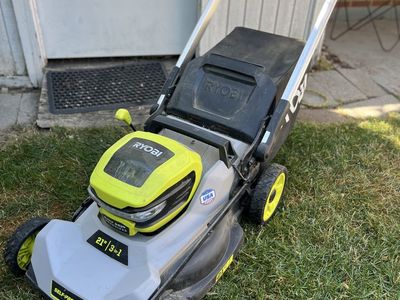 RYOBI 21" 40V HP Brushless Cordless Self-Propelled 3-in-1 Lawn Mower