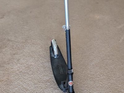 Razor Kick Scooter - Classic Folding Design with Red Wheels