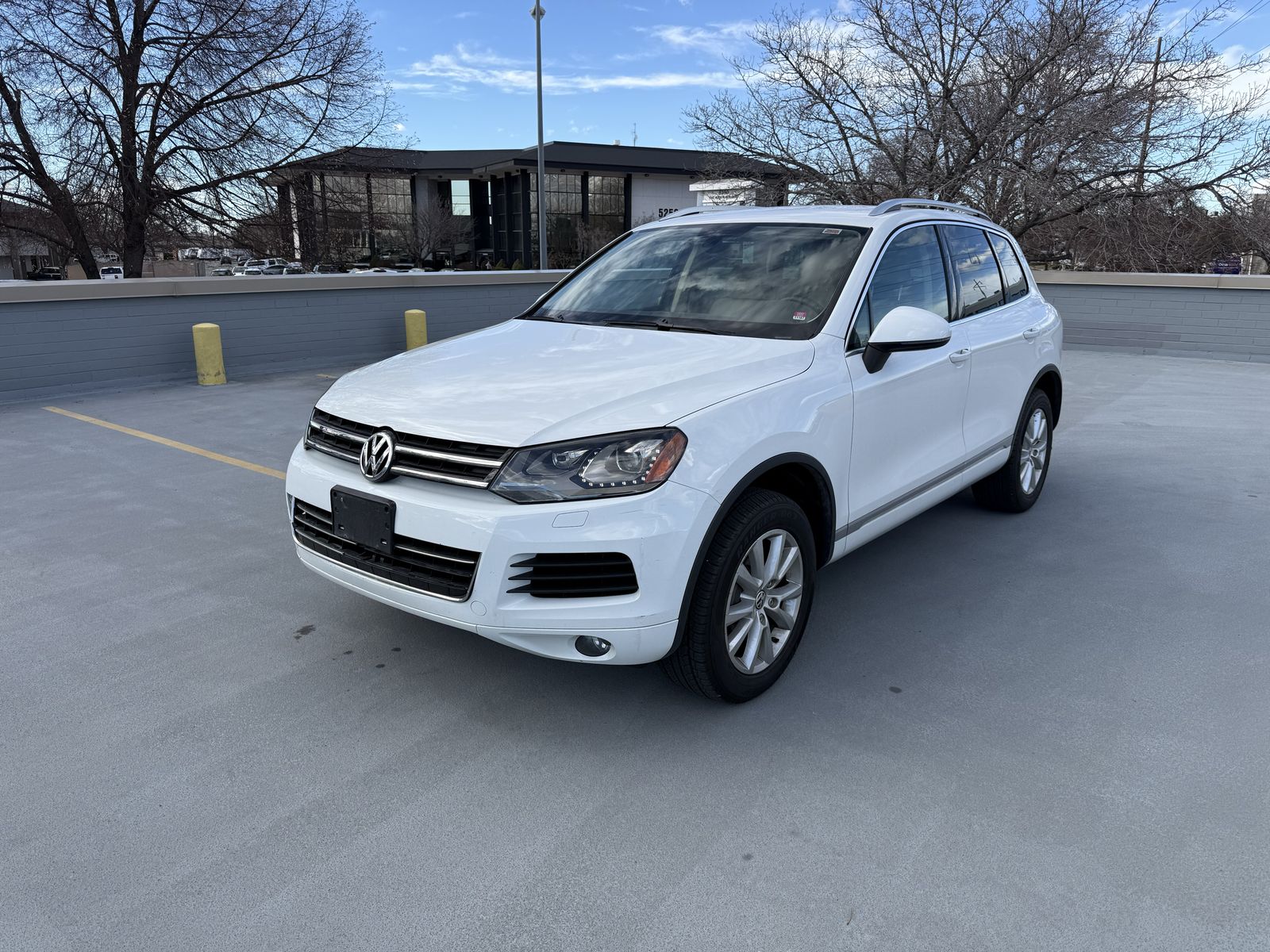 2014 VOLKSWAGEN TOUAREG