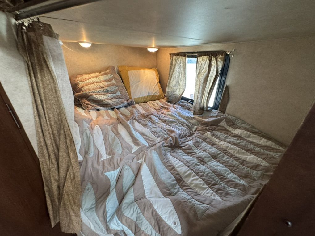 Main image 24