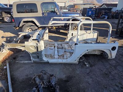 2007 - 2018 Jeep Wrangler tub no damage in great condition sale or trade