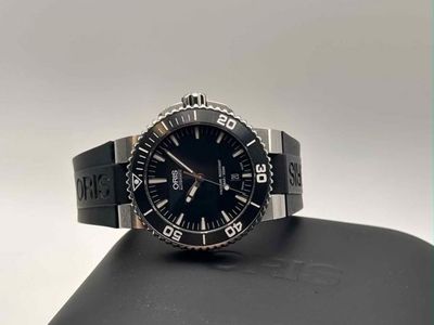 Oris Aquis Date, reference number: 7653 04