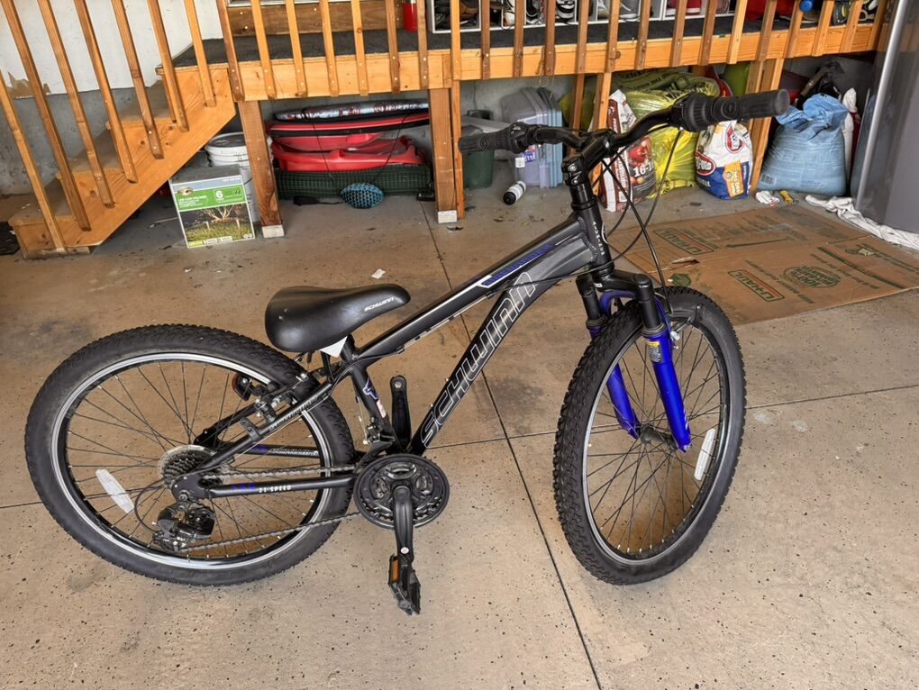 Schwinn Sidewinder Mountain Bike 24