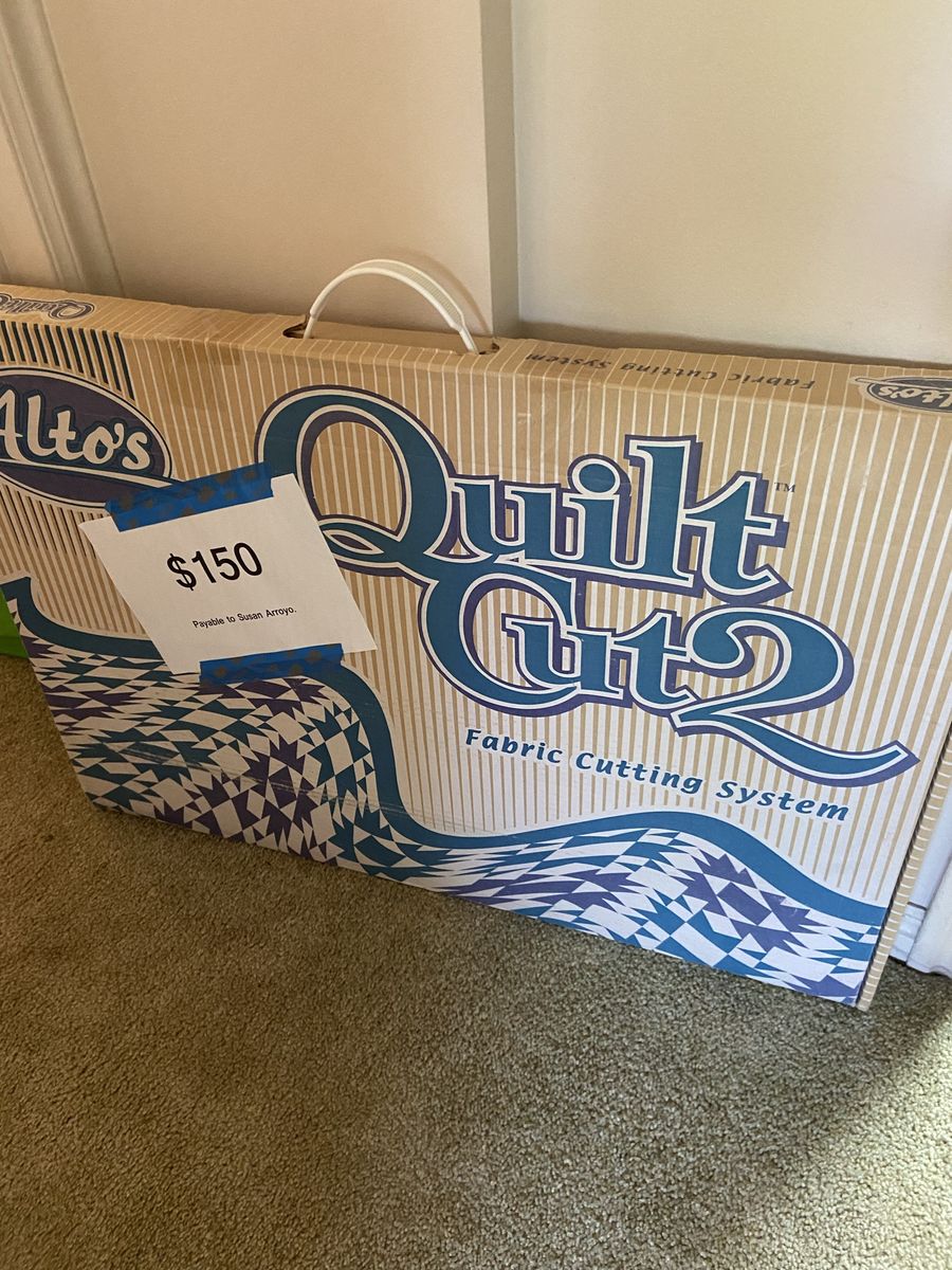 Alto's Quilt Cut 2 Fabric Cutting System