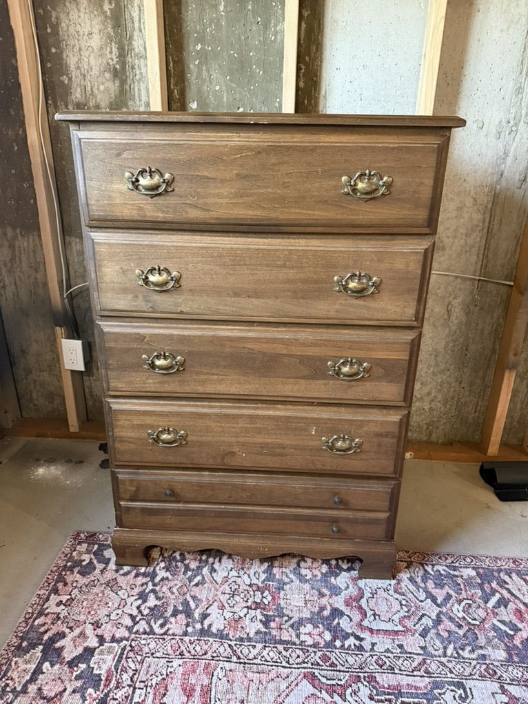 Traditional Six-Drawer Wood Chest of Drawers