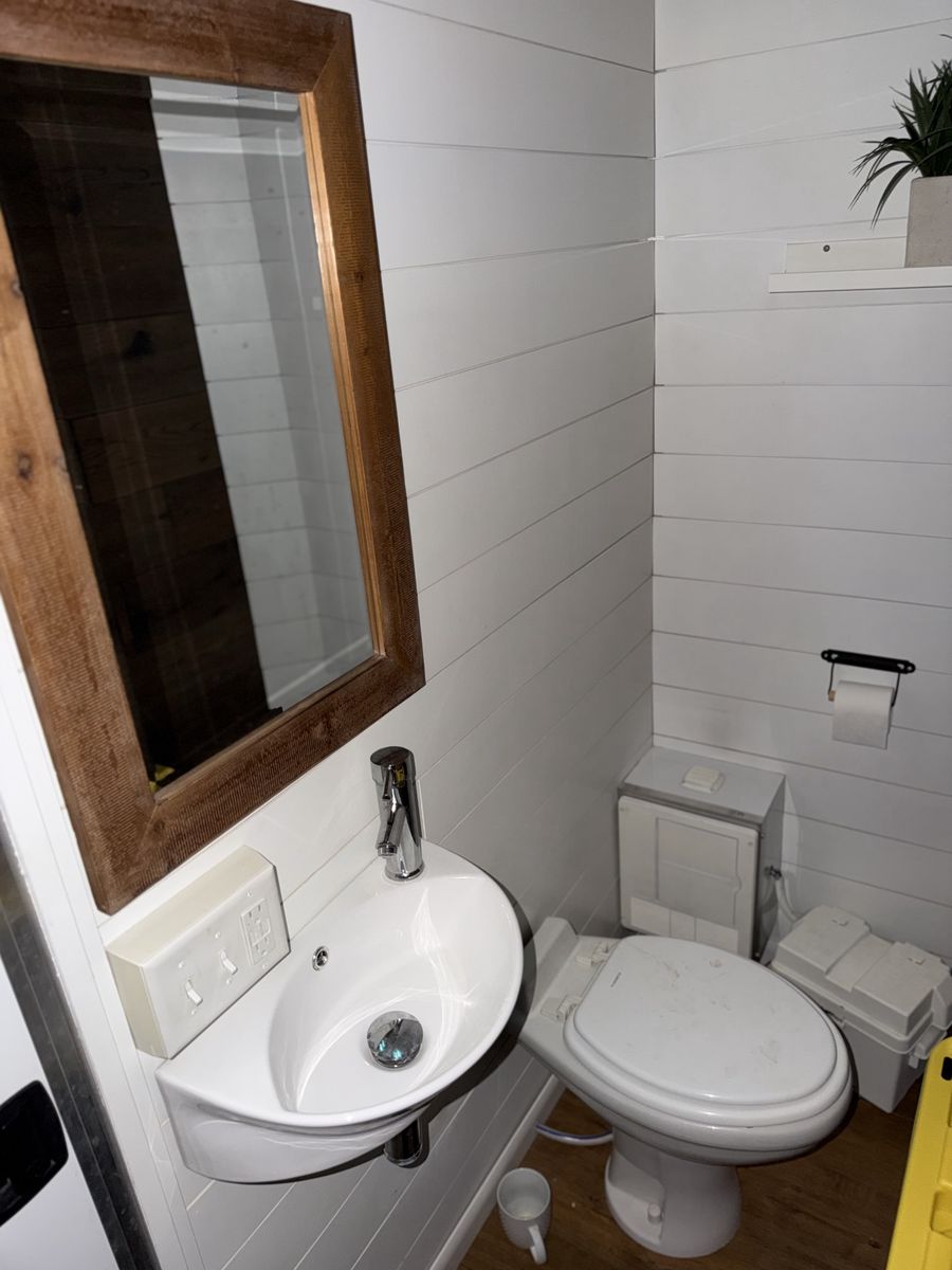 Main image 5