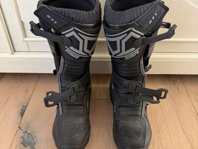MSR Youth M3X Dirt Bike Boots (Size 7)
