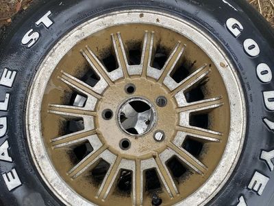 Gold turbine rim straight, no dings or bent Wheel Rim single tire rim in OK condition needs to be cleaned. Tire needs to be repl