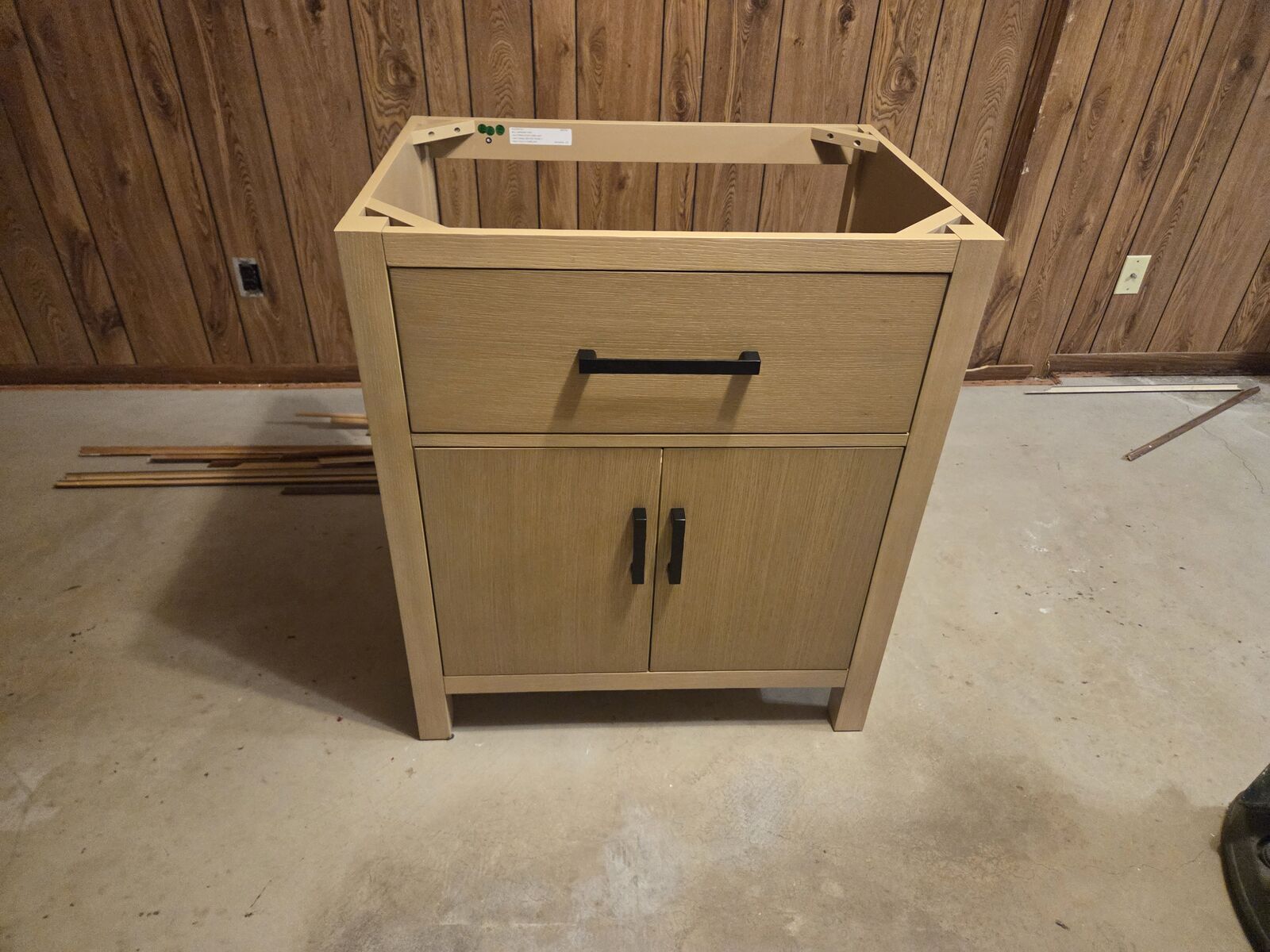31" Light Oak Vanity with Single Sink White Quartz Top