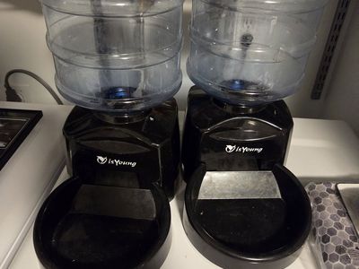 Adjustable food feeders 40 each of 70 for both