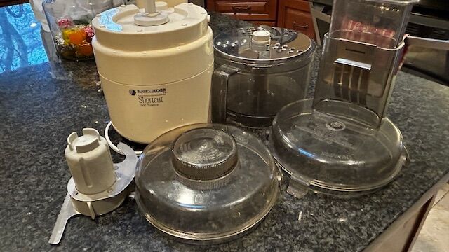 VTG Black & Decker Shortcut Food Processor complete Ivory TESTED/WORKS GREAT