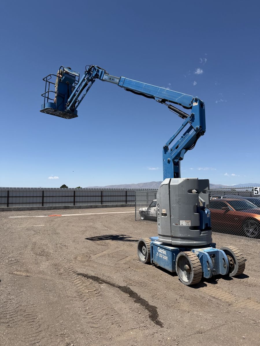 2004 Genie Z30  Basket Lift