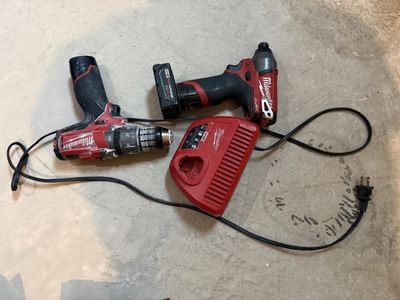 MILWAUKEE DRILL + IMPACT KIT