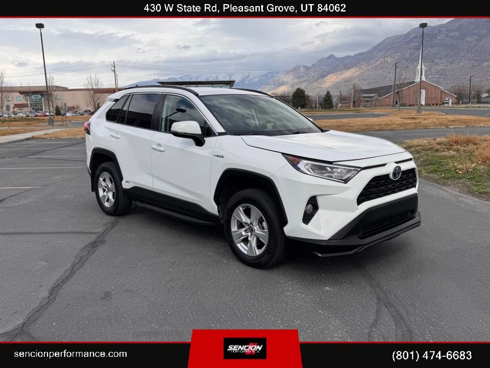 2021 TOYOTA RAV4 XLE