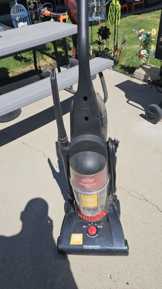 Bissell PowerForce Helix Turbo Upright Vacuum Cleaner