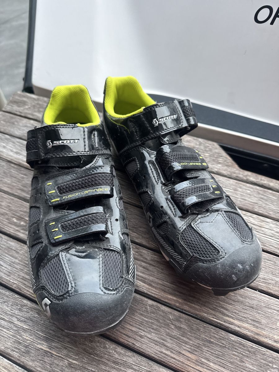 Men’s Scott biking shoes- 42’s