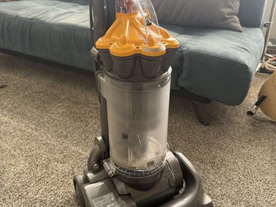 Dyson Dc33 vacuum Cleaner