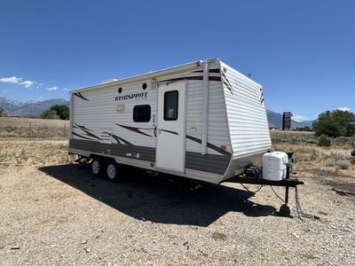 2011 Kings Sport 22 Foot sleeps 6