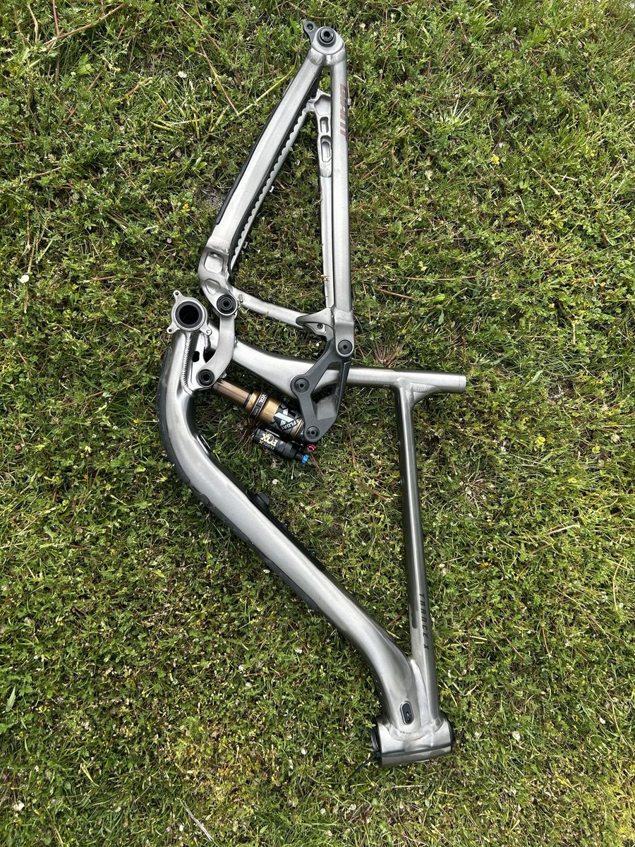 2025 Giant Trance X Frameset