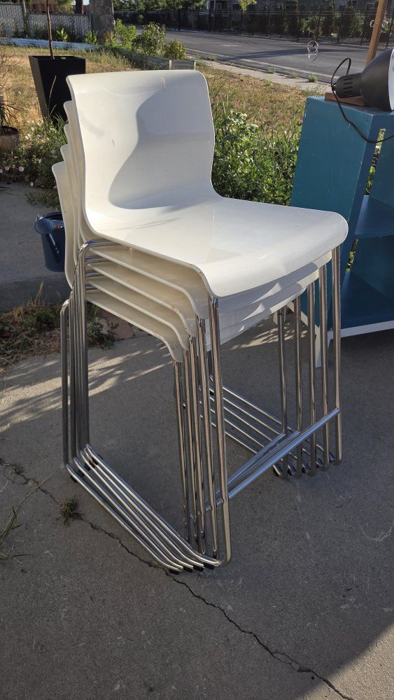 Set of 5 White Plastic & Chrome Bar Stools - Modern Stackable Counter Height Chairs
