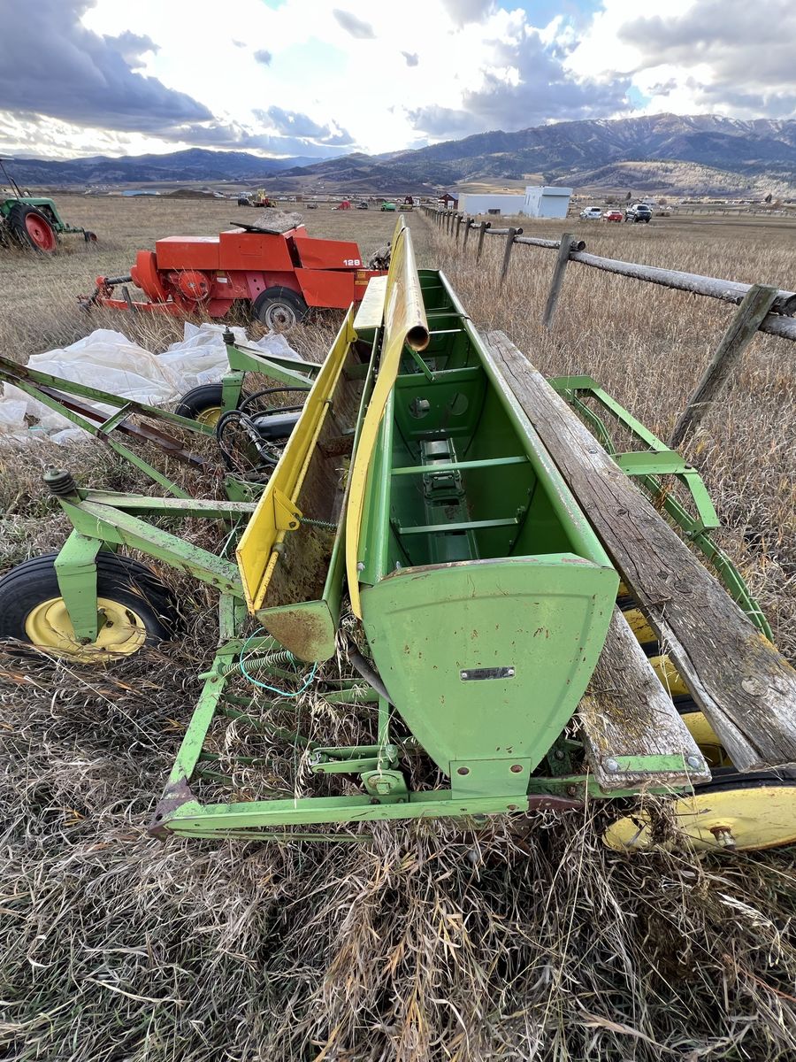 John Deere Seeder