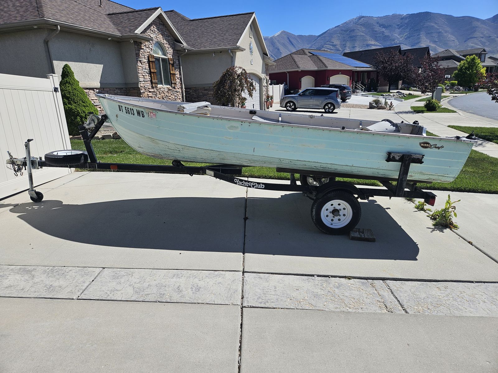 14 ft MirroCraft v hull fishing boat