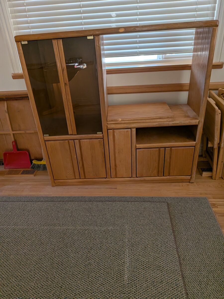 Entertainment center