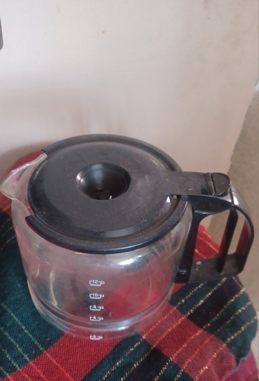 REPLACEMENT POT FOR BLACK AND DECKER COCFEE MAKER!