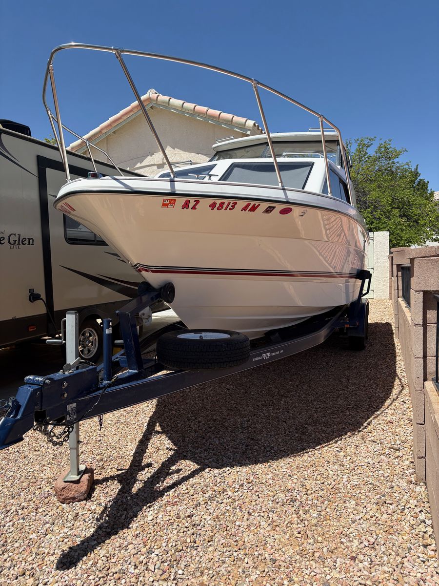 1992 Bayliner 2450 Classic with VIP Trailer