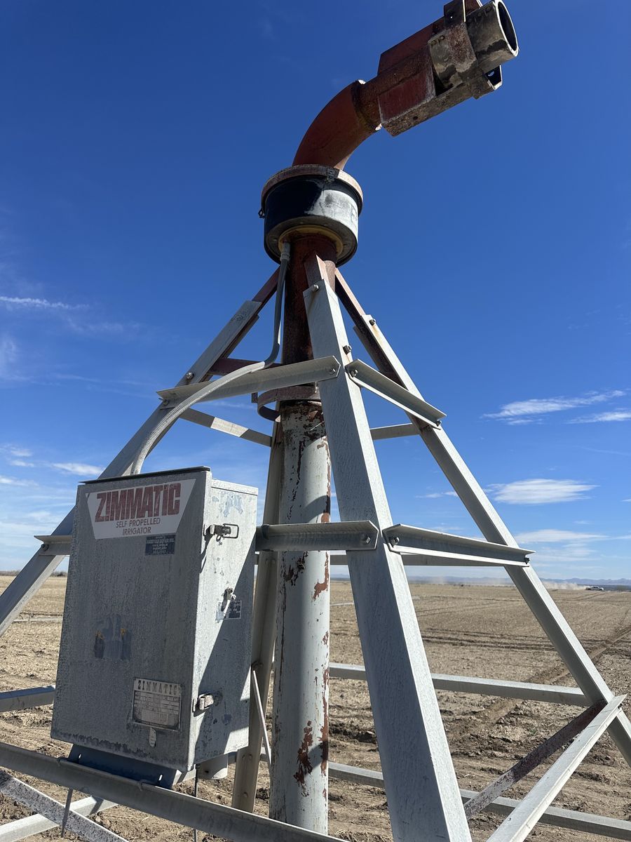 Zimmatic 6 tower irrigation center pivot
