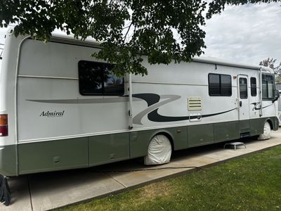 1999 Admiral by Holiday Rambler 34 ft class A