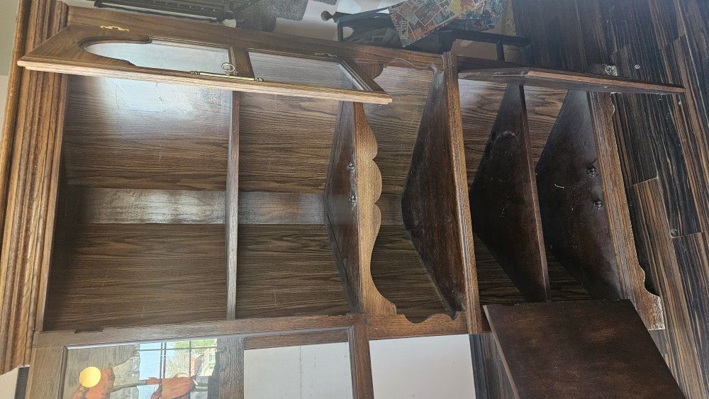 Corner curio cabinet
