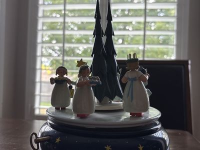 Carousel German Santa Lucia