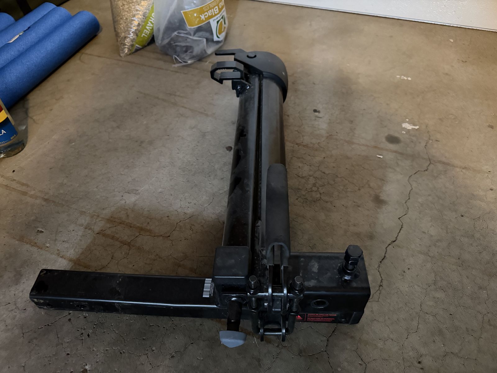 Yakima BackSwing 2" Hitch Swing Away Adapter, Like New