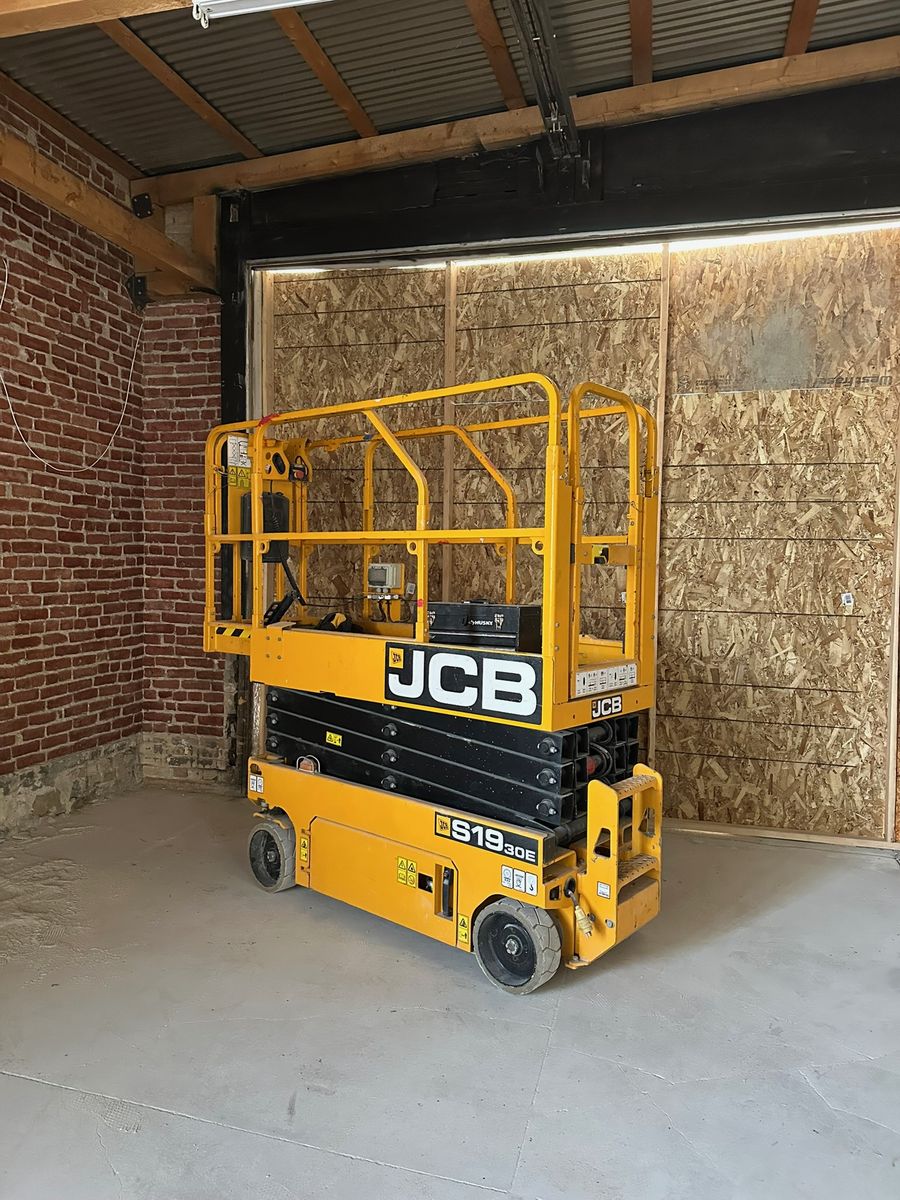 SCISSOR LIFT RENTAL  19 - 26 - 32FT.   RENTAL
