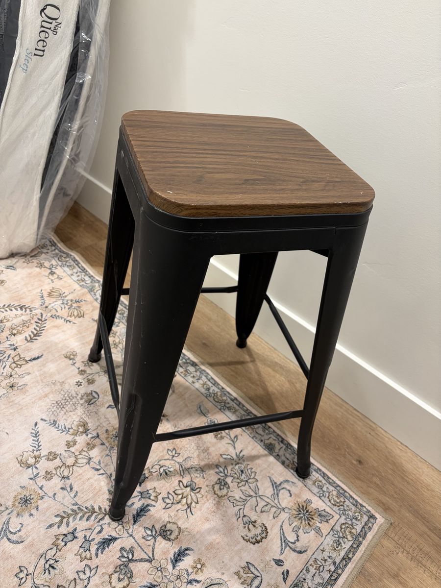 4 barstools