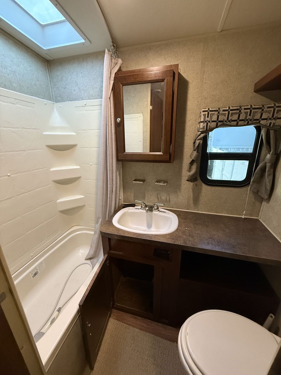 Main image 12