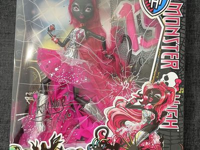 Monster High Catty Noir 13 Wishes Doll NIB Mattel Y7729 New in Box