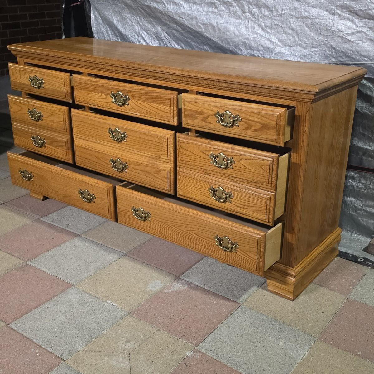 Main image 3