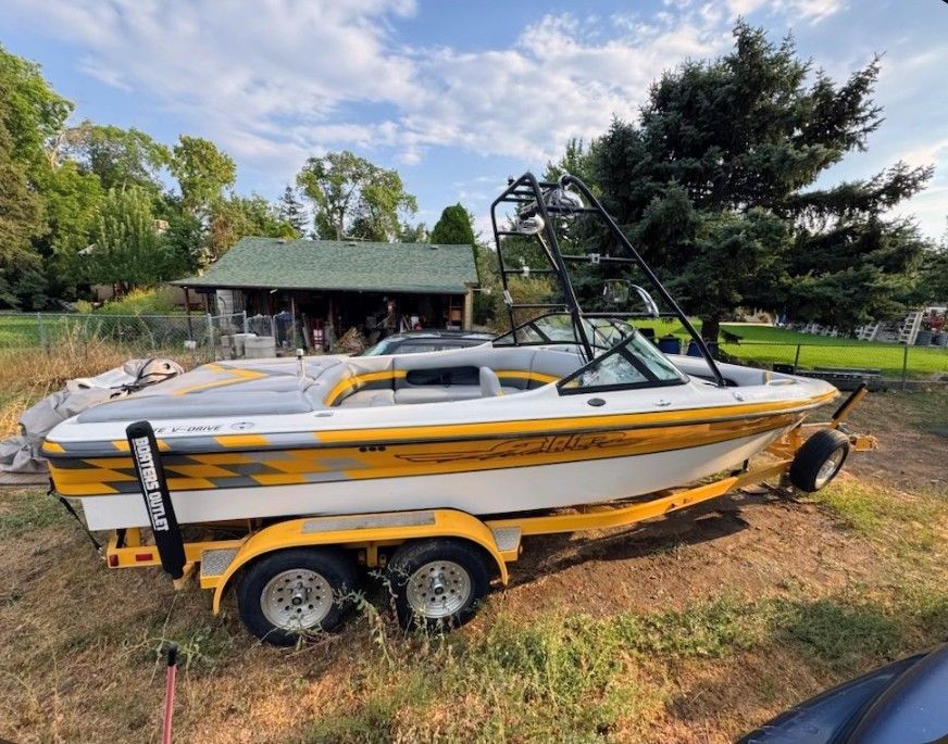 2001 Centurion Elite V-Drive Boat with Trailer