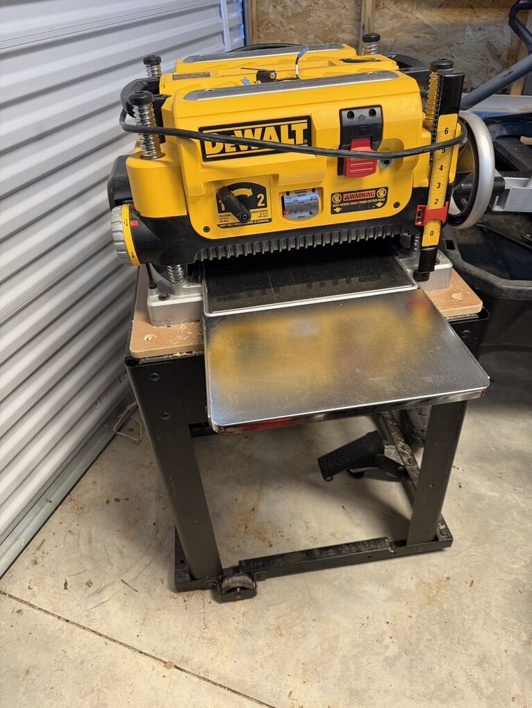 Dewalt DW735 Planer And Stand