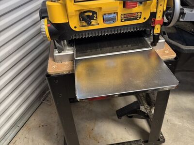 Dewalt DW735 Planer And Stand