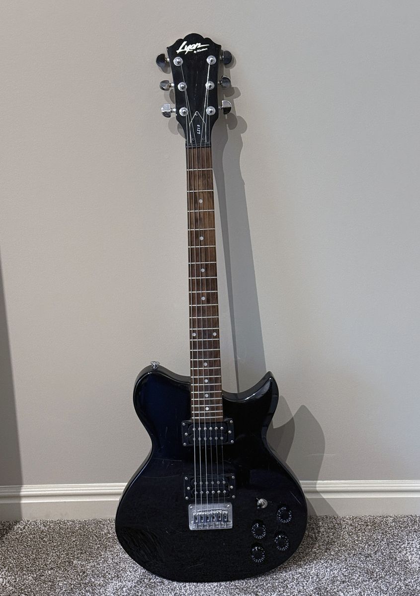 LYON 6-STRING ELECTRIC GUITAR BY WASHBURN
