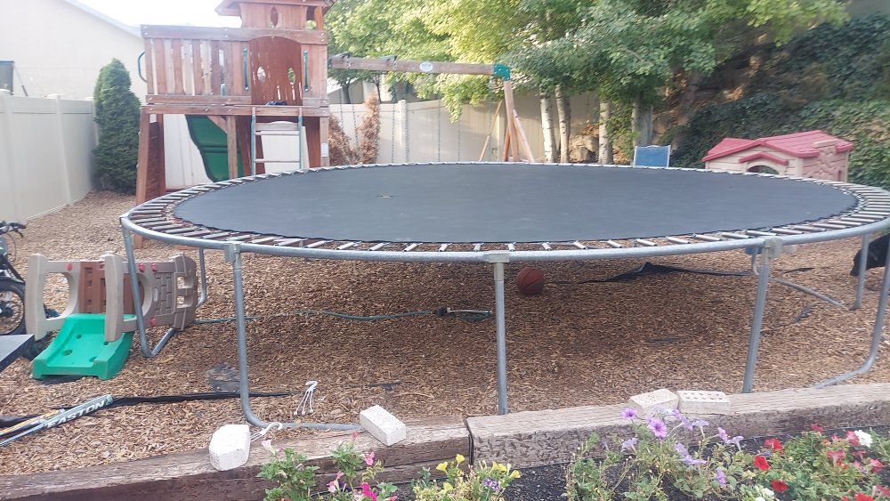 16' Trampoline