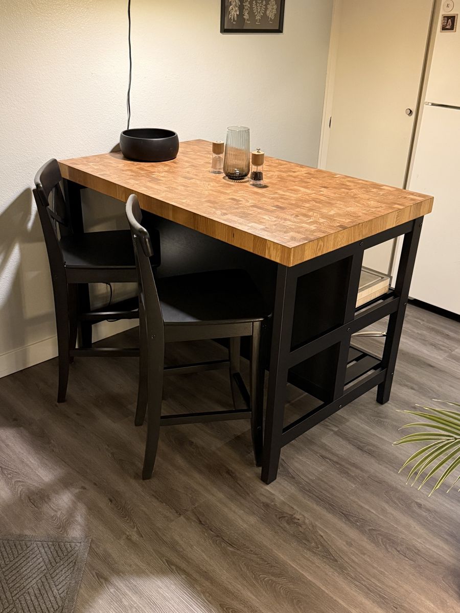 Kitchen Island with 2 Chairs