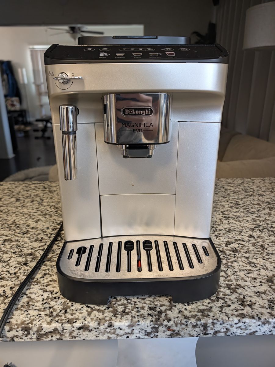 De'Longhi Magnifica Evo Espresso Machine