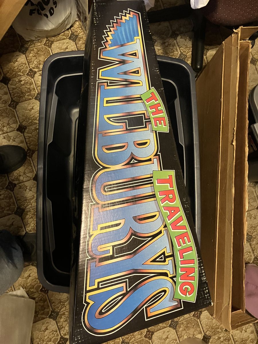 Traveling Wilburys Collector TW-100 Guitar